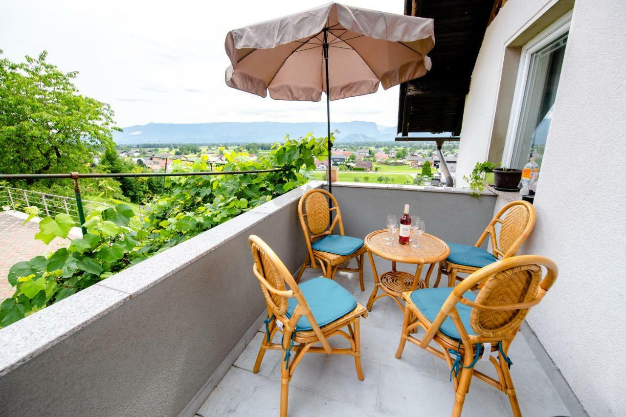 Apartment With View Жировница Экстерьер фото