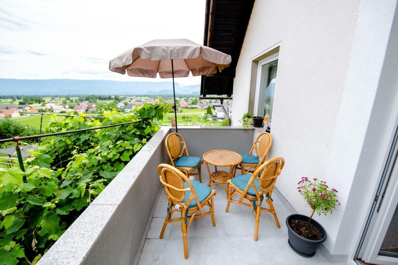 Apartment With View Жировница Экстерьер фото